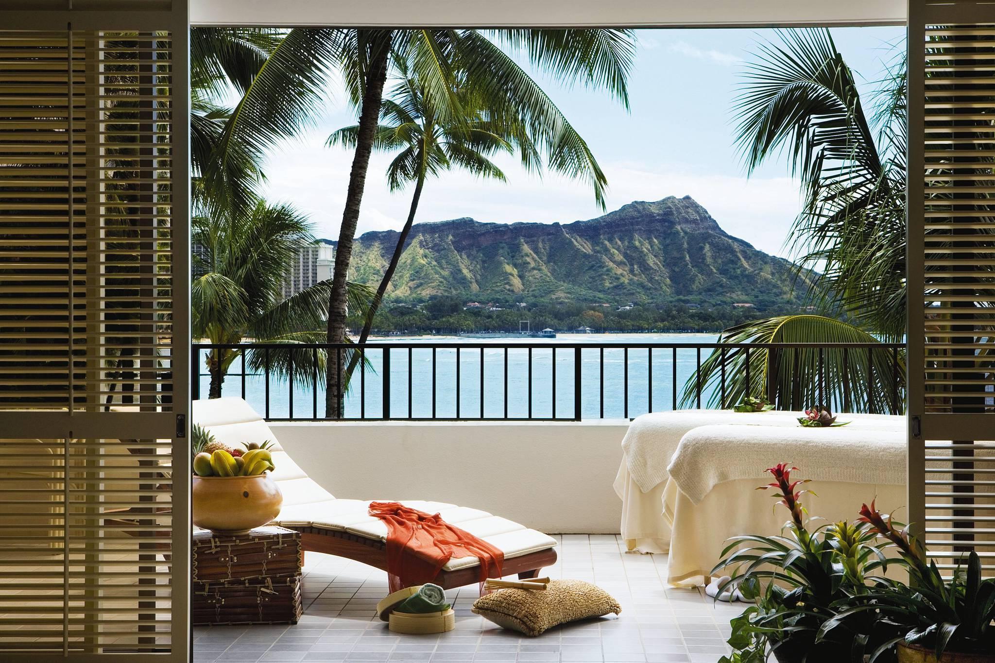 Halekulani - No Resort Fee Honolulu Exterior foto Diamond Head from the Four Seasons
