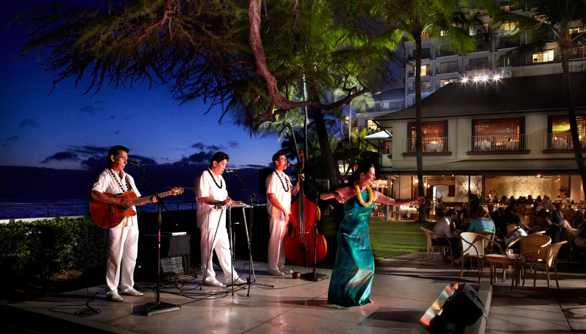 Halekulani - No Resort Fee Honolulu Exterior foto Luau at the Fairmont Kea Lani, Kona, Hawaii